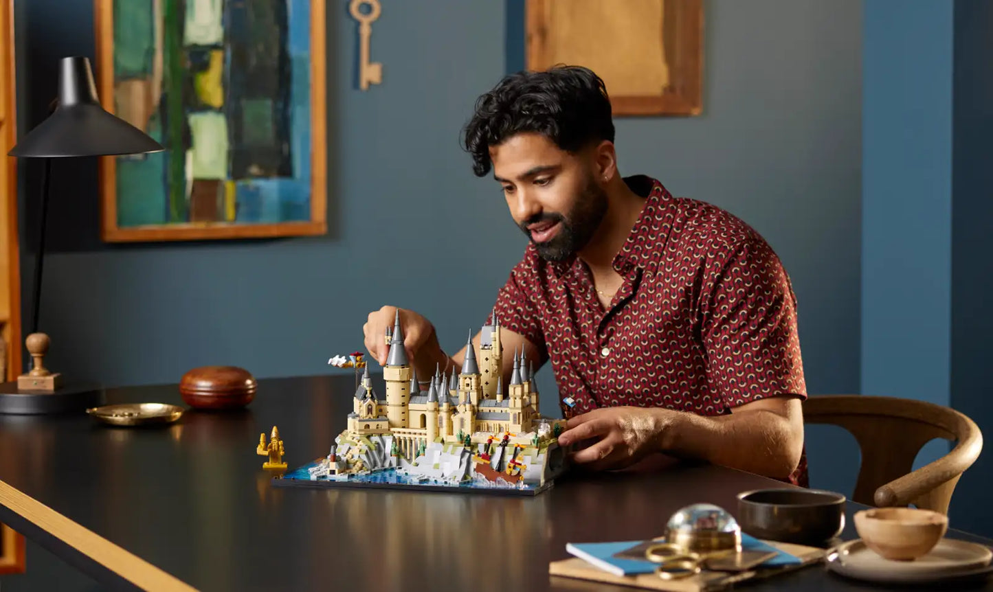 Castillo y Terrenos de Hogwarts™ LEGO - 2660 piezas