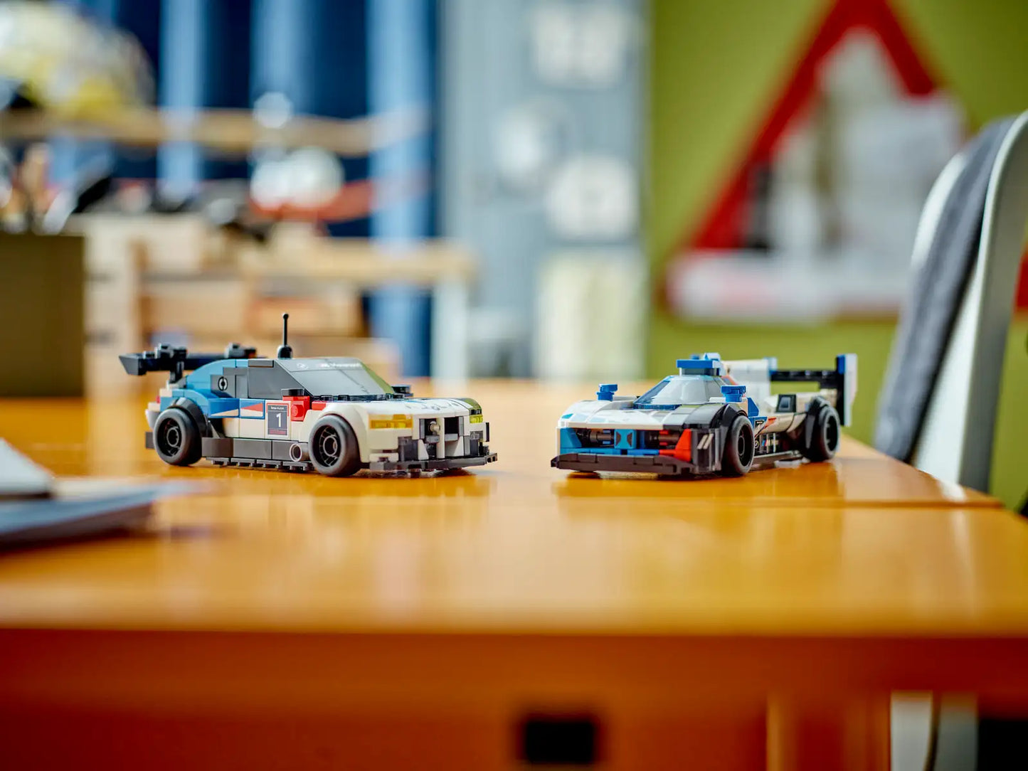 Coches de Carreras BMW M4 GT3 y BMW M Hybrid V8 LEGO® - 676 piezas