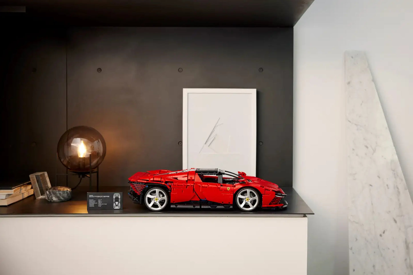 Alfa Romeo F1 C42 - 2261 pieces - Remote Controlled 