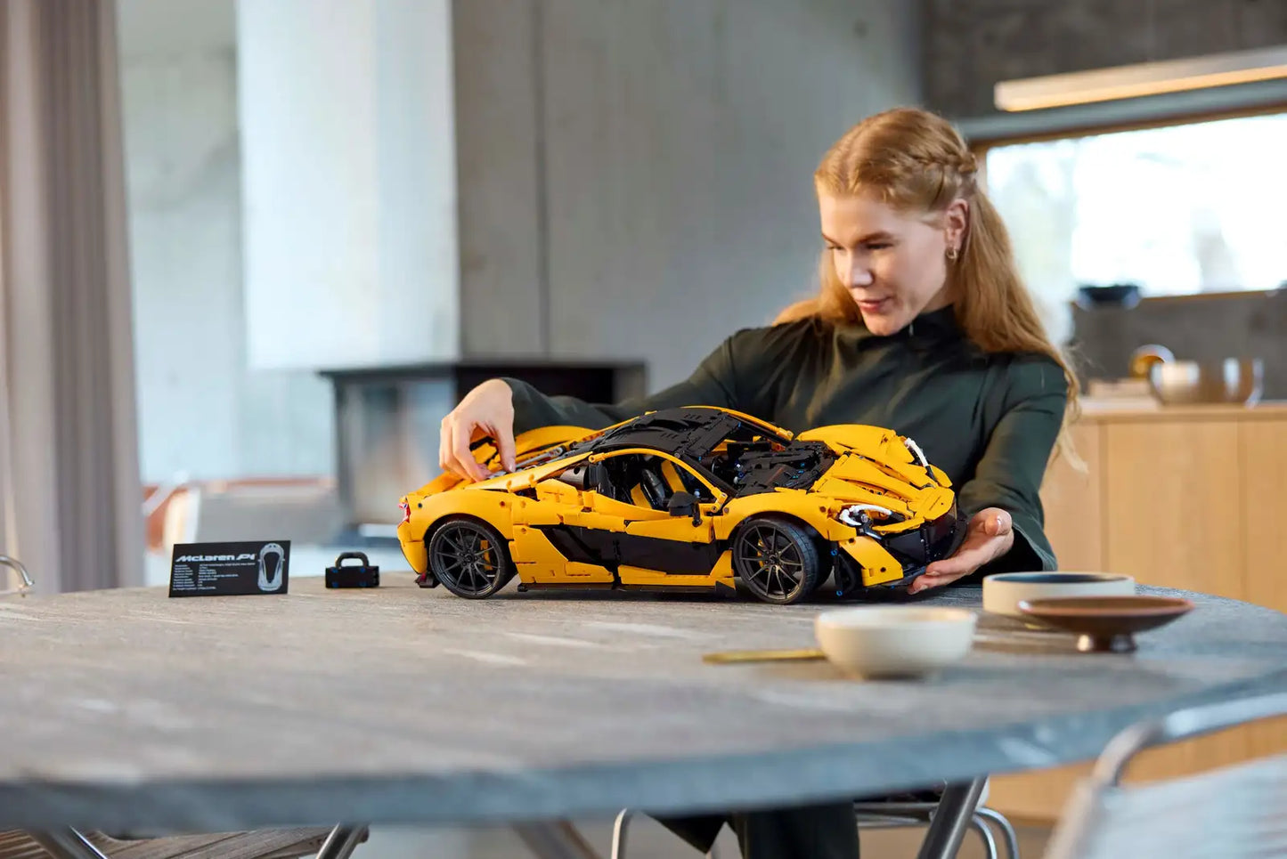 Alfa Romeo F1 C42 - 2261 pieces - Remote Controlled 