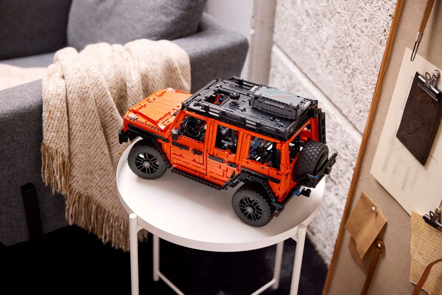 Alfa Romeo F1 C42 - 2261 pieces - Remote Controlled 