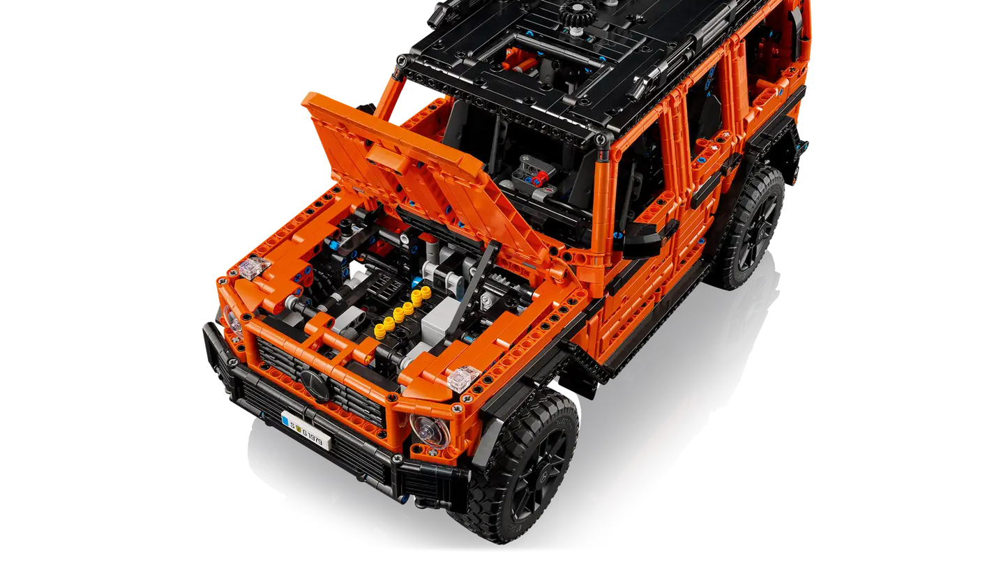 Alfa Romeo F1 C42 - 2261 pieces - Remote Controlled 