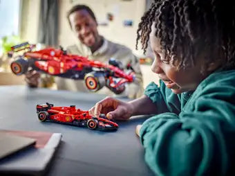 Coche de Carreras Ferrari SF-24 F1® LEGO® - 275 piezas