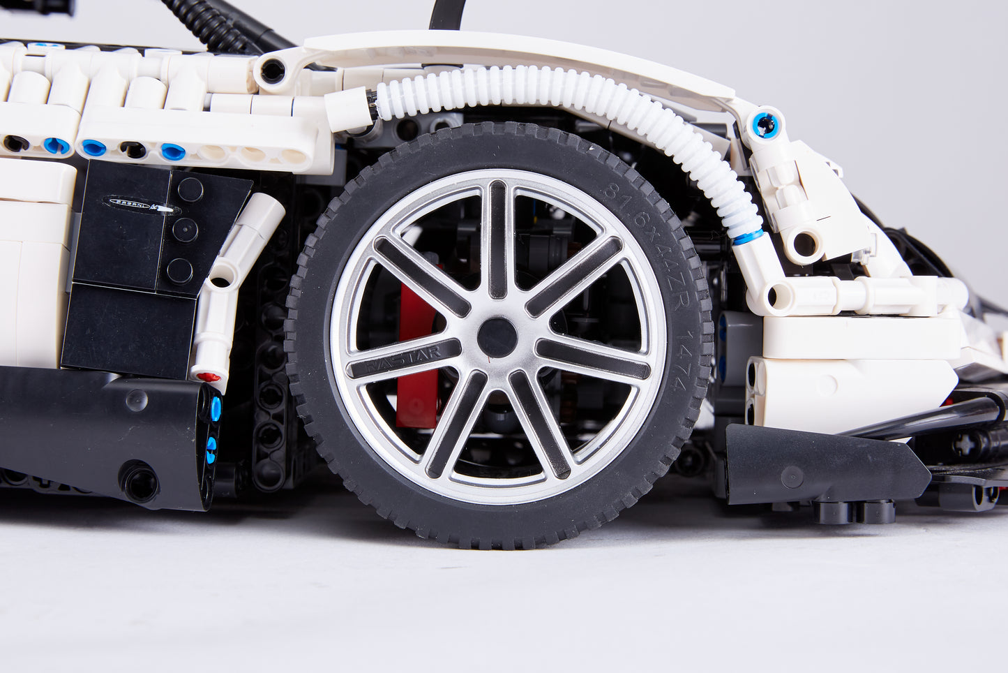 Pagani Huayra BC RASTAR - 2899 piezas - Remote Controlled
